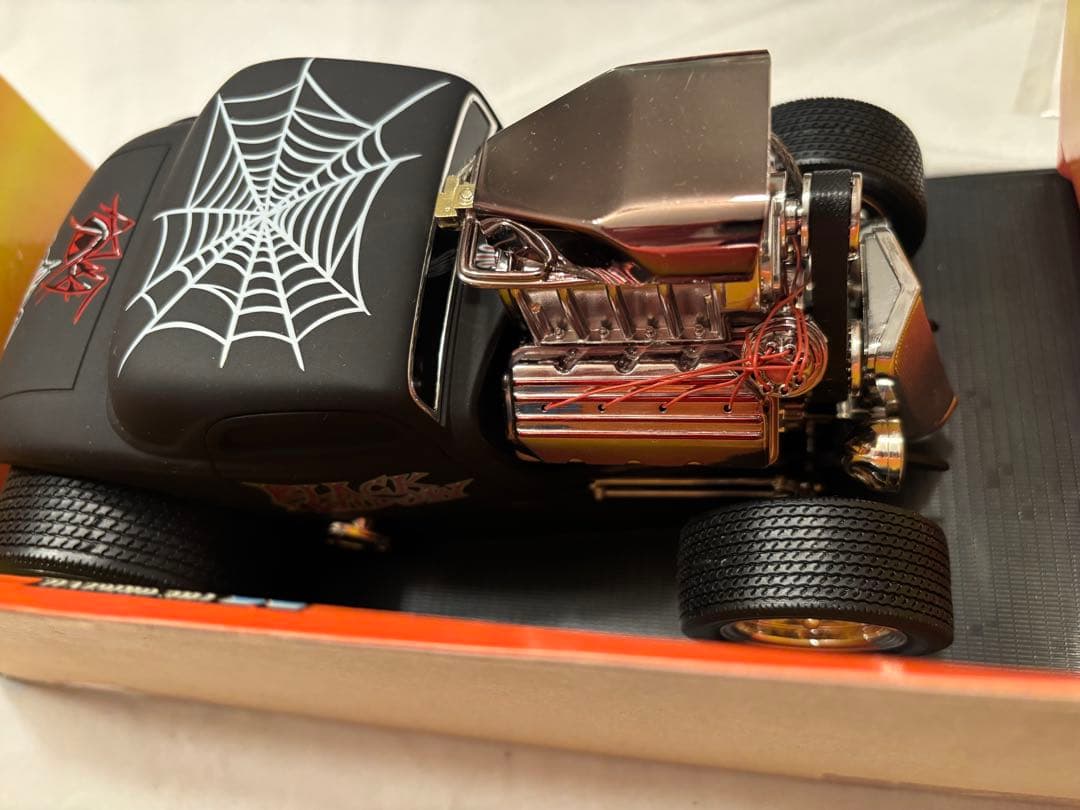 ミニカー MUSCLE MACHINES'33 FORD COUPE 1/18