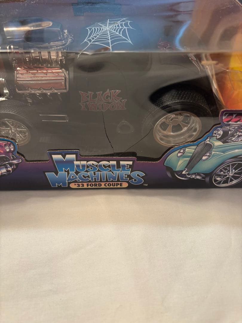 ミニカー MUSCLE MACHINES'33 FORD COUPE 1/18