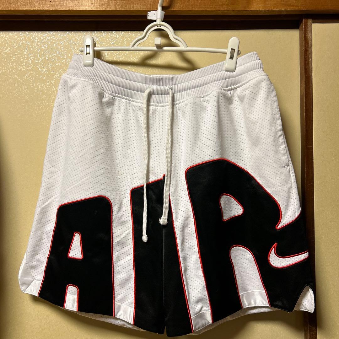 NIKE エアモアアップテンポ（モアテン）ハーフパンツ