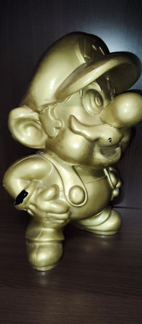 黄金のマリオ像 フィギュア