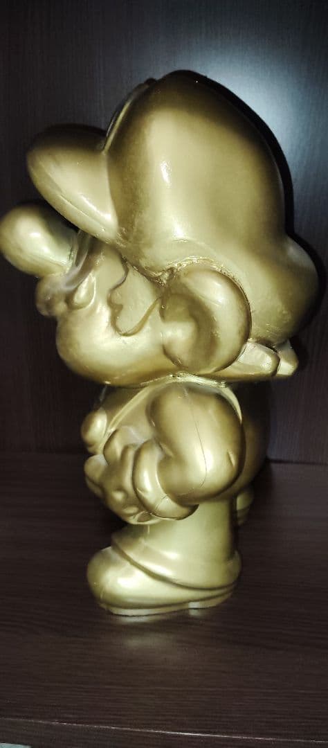 黄金のマリオ像 フィギュア