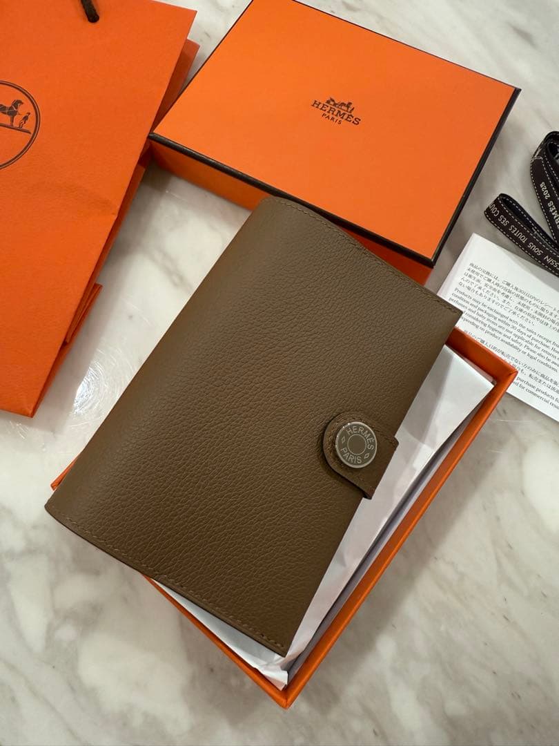 HERMES　パスポートケース(R.M.S)(新品、未使用)