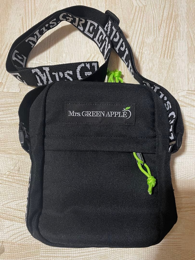 Mrs. GREEN APPLE ショルダーバッグ