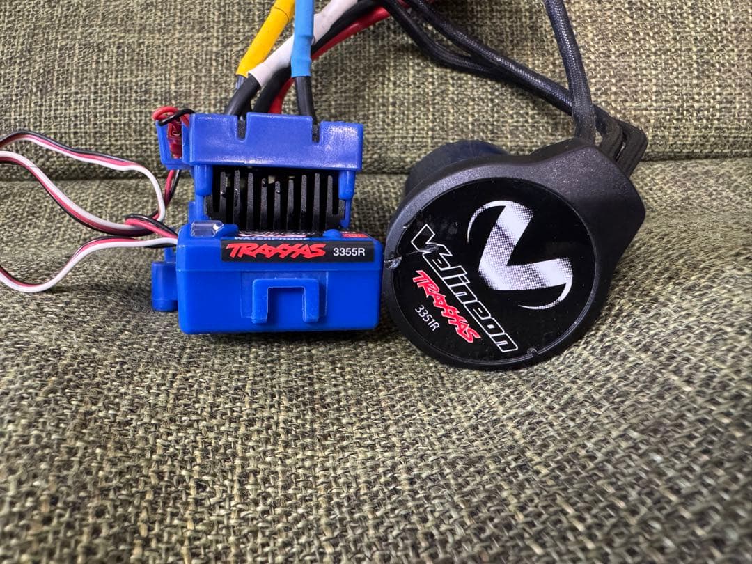 トラクサス　ブラシレスモーター　ESC 3セル対応