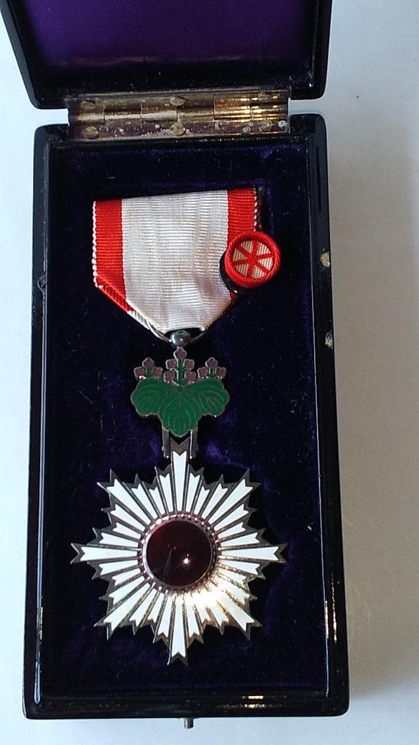 旭日単光章 勲六等単光旭日章 勲章 ミリタリー ミリタリーグッズ 旧日本軍 美品