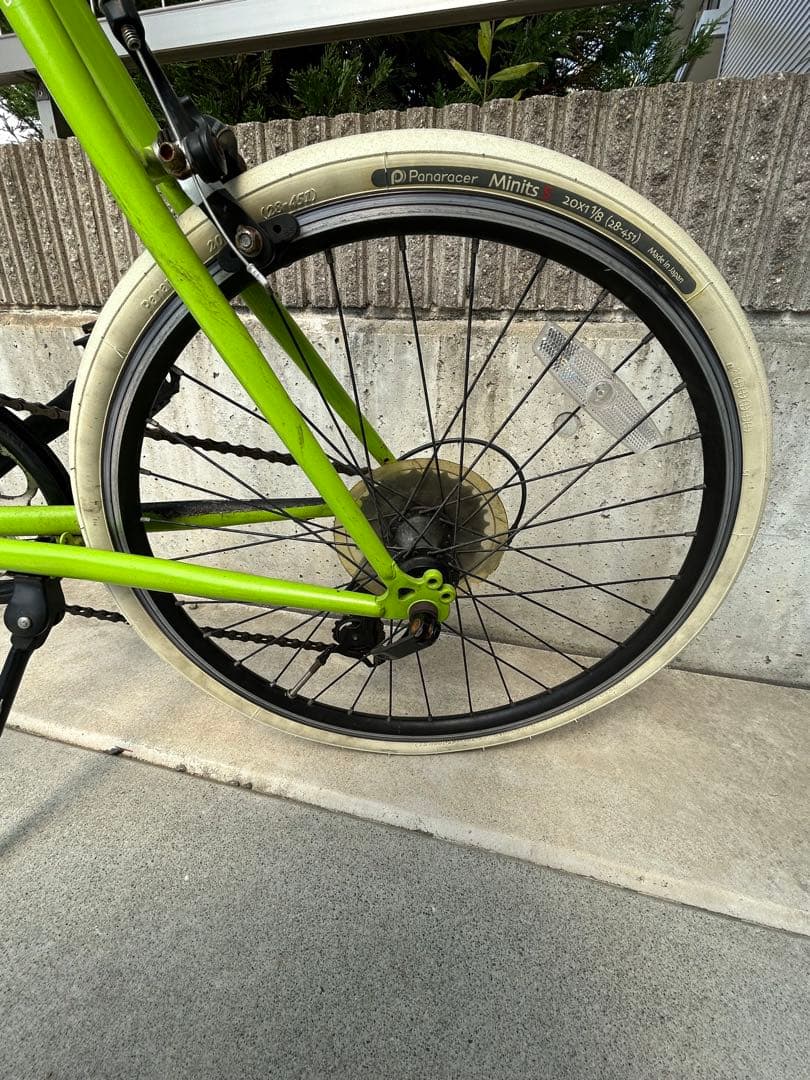 ライムグリーン ミニベロ　ホワイトタイヤ 20インチ ARISE シマノ