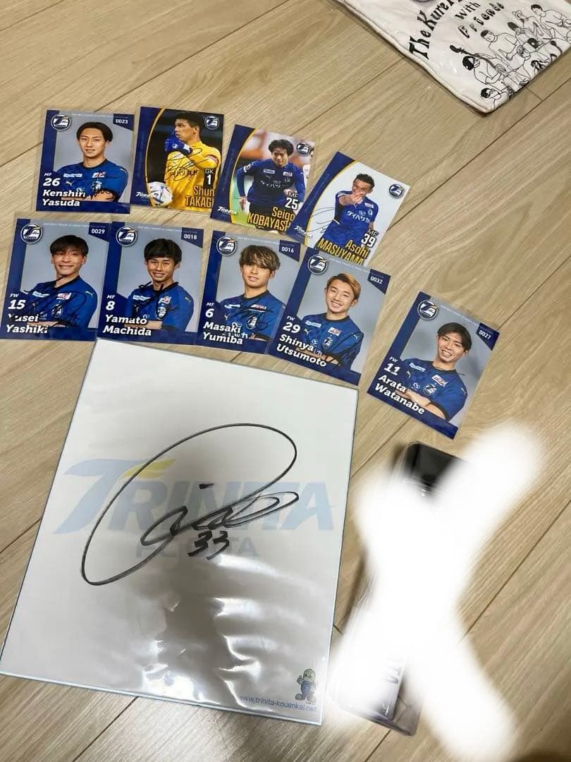 大分トリニータグッズまとめ売り　サイン入りフォト　サイン色紙　ボトル以外