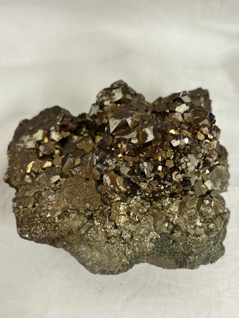パイライト 黄鉄鉱 約１４５７ｇ 鉱石 置物　原石