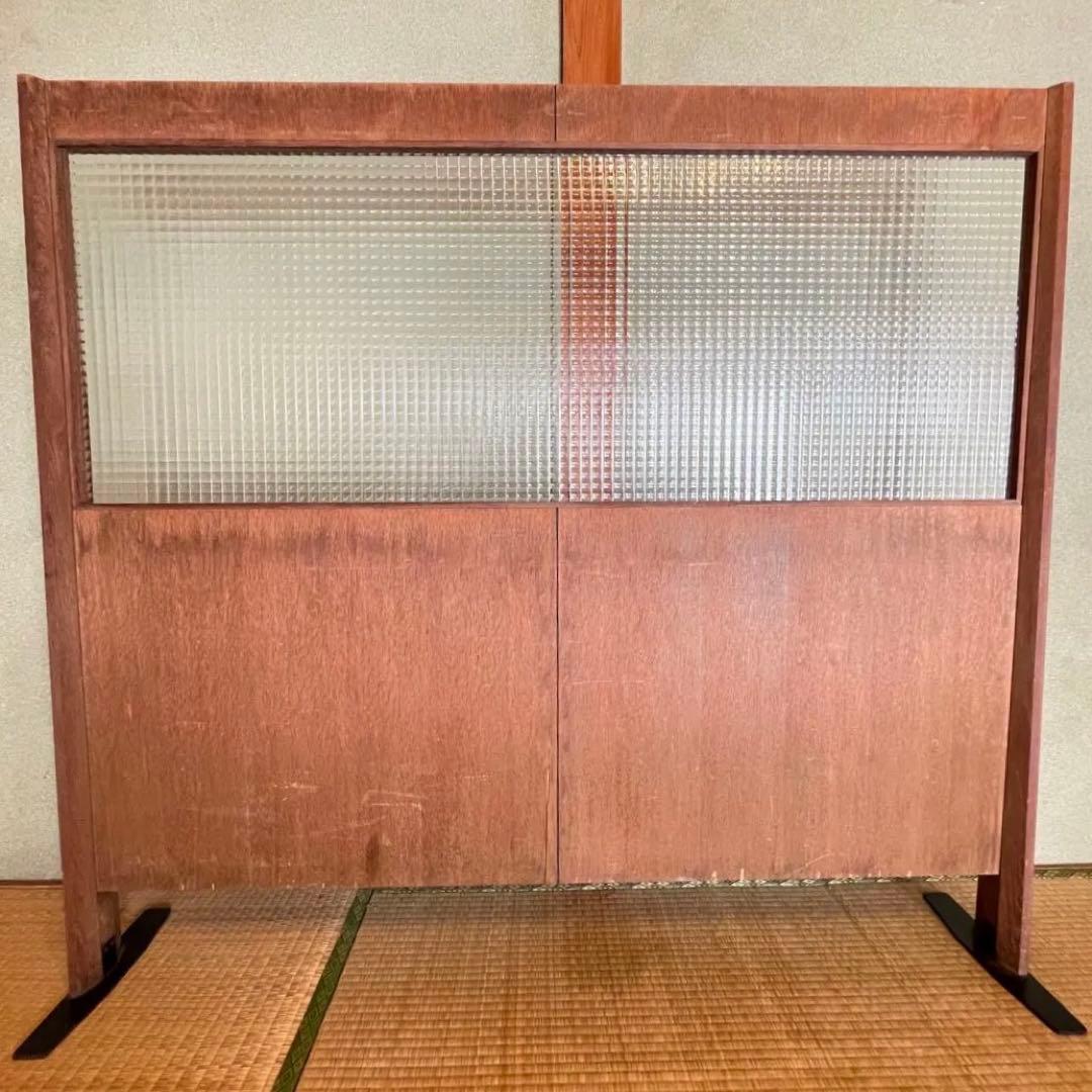 稀少　チェッカーガラス　木製フレームの間仕切り　ヴィンテージ　カフェ風インテリア