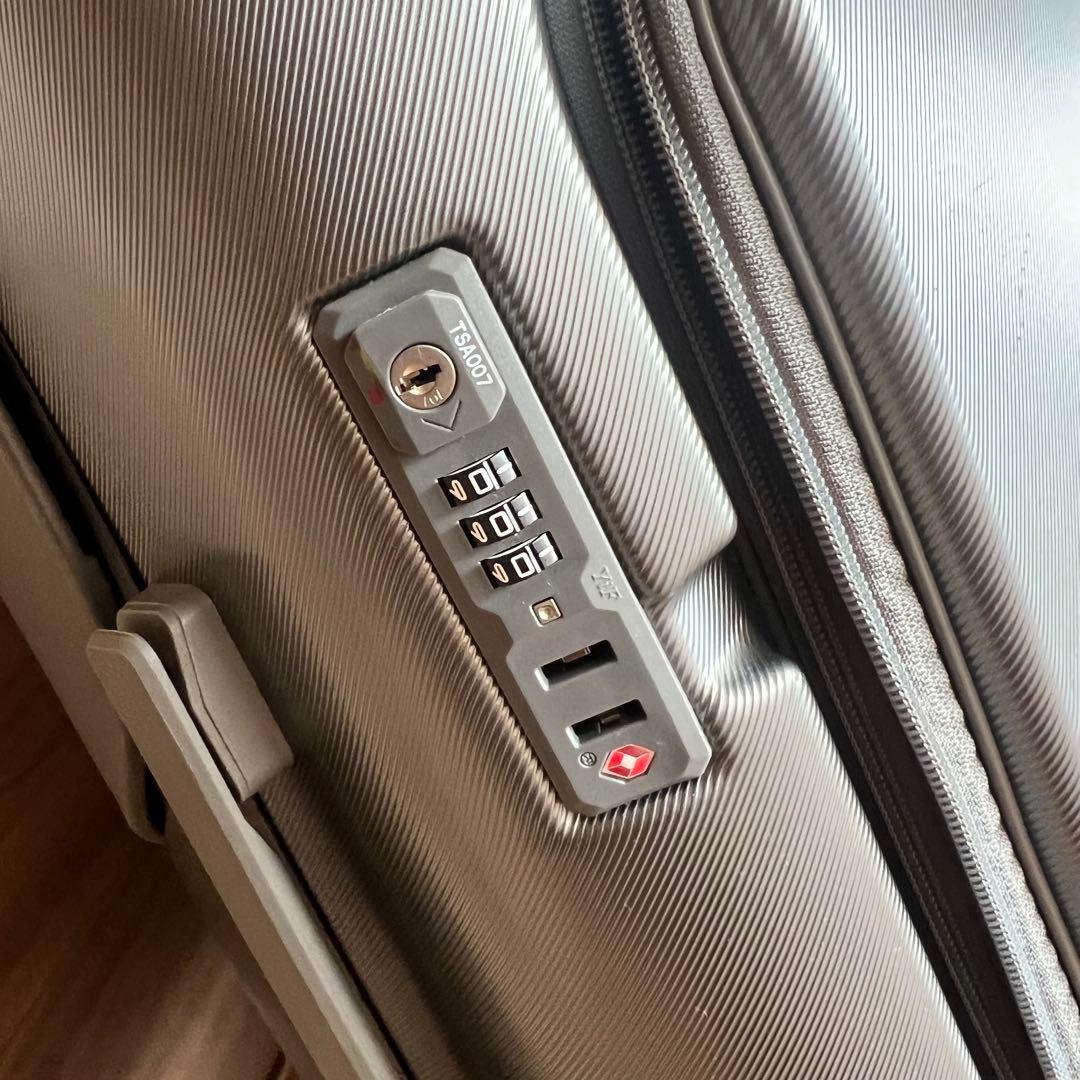 機内持ち込みタイプ 子どもが乗れる キッズキャリー 乗れるキャリーキャリーバッグ