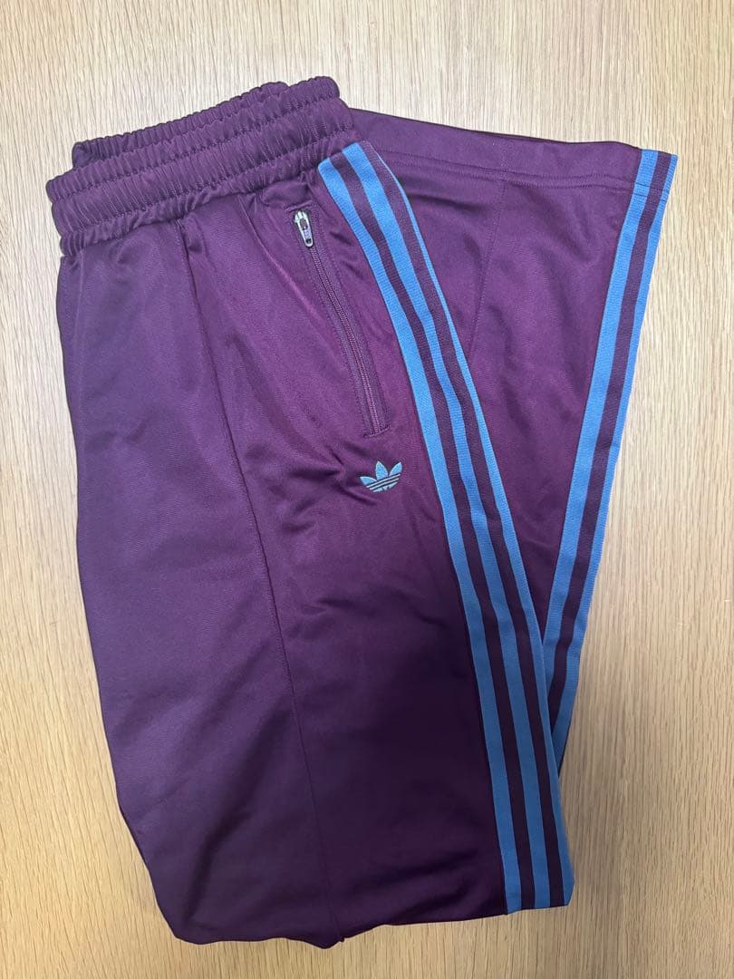 adidasトラックパンツマルーン