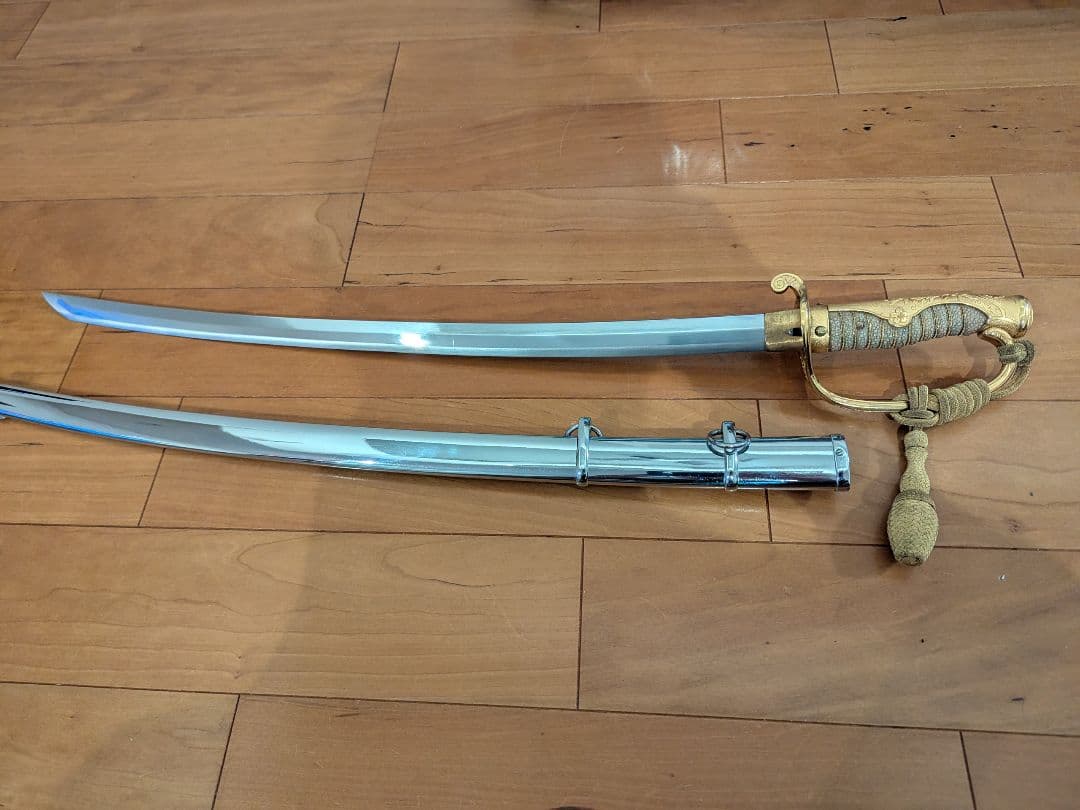 パ*ダ様 旧日本軍　模造刀　 軍刀　サーベル　 指揮刀