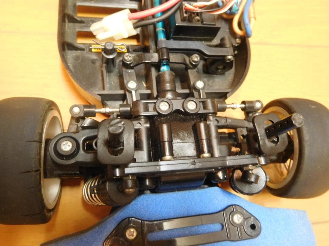 ラジコンカー　1/10 電動カー　4WD