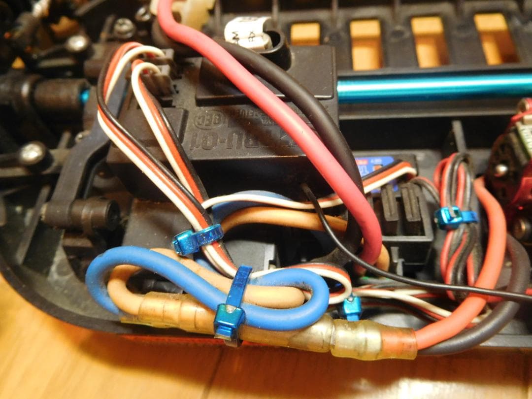 ラジコンカー　1/10 電動カー　4WD