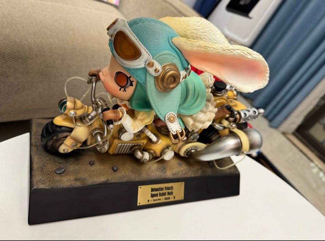 デザイナーズトイ鎌田光司Molly2.0バニーガールの機関車トレトイフィギュア