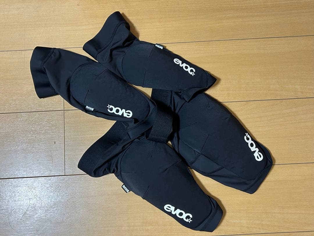 evoc プロテクター Lブラック　肘・膝セット
