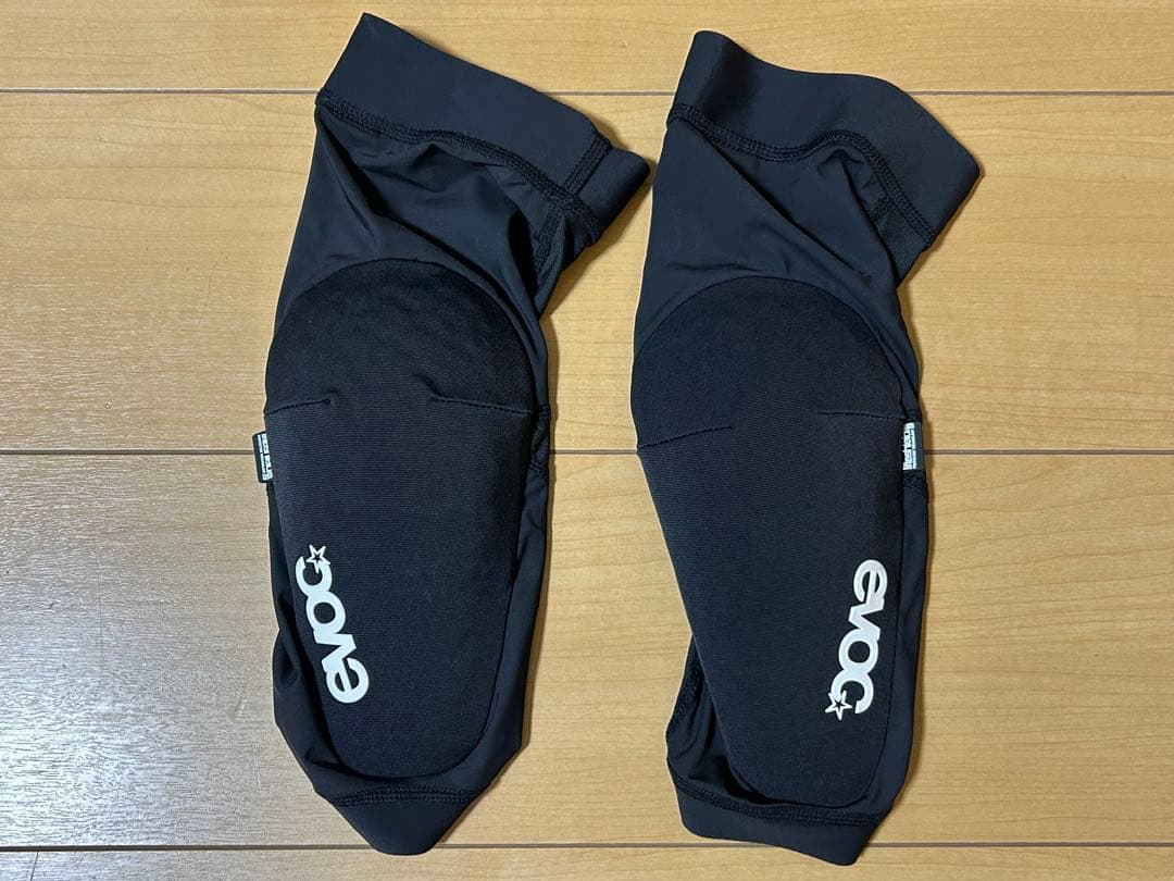 evoc プロテクター Lブラック　肘・膝セット