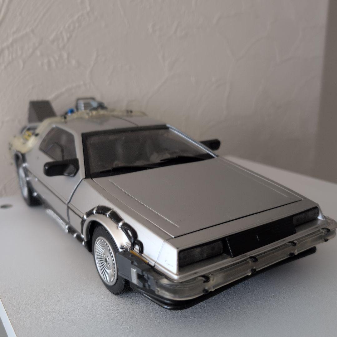 デロリアン バック・トゥ・ザ・フューチャー 1/18