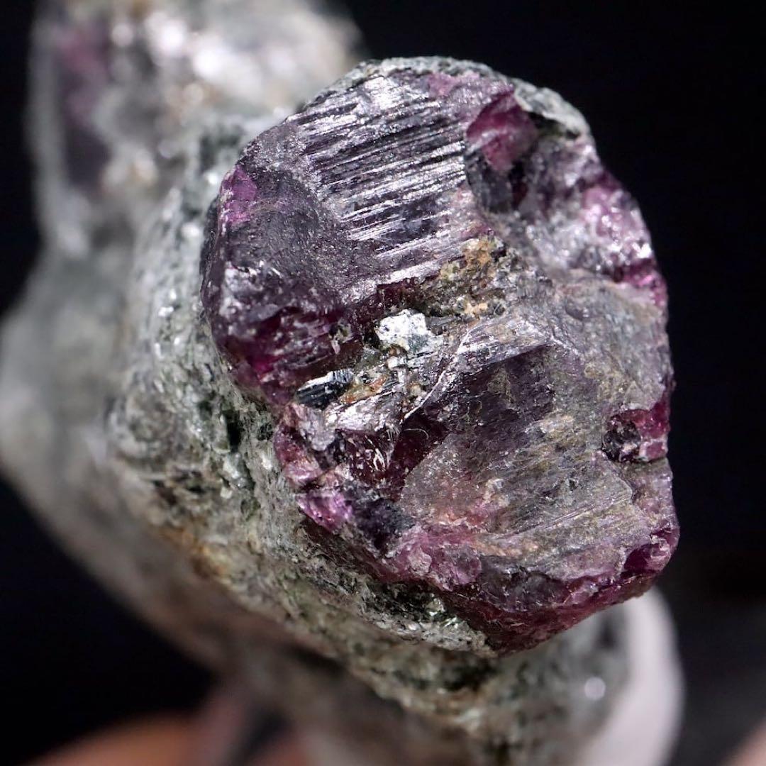 ロードライト パイロープ ガーネット 120.9g GN280 原石　鉱物天然石