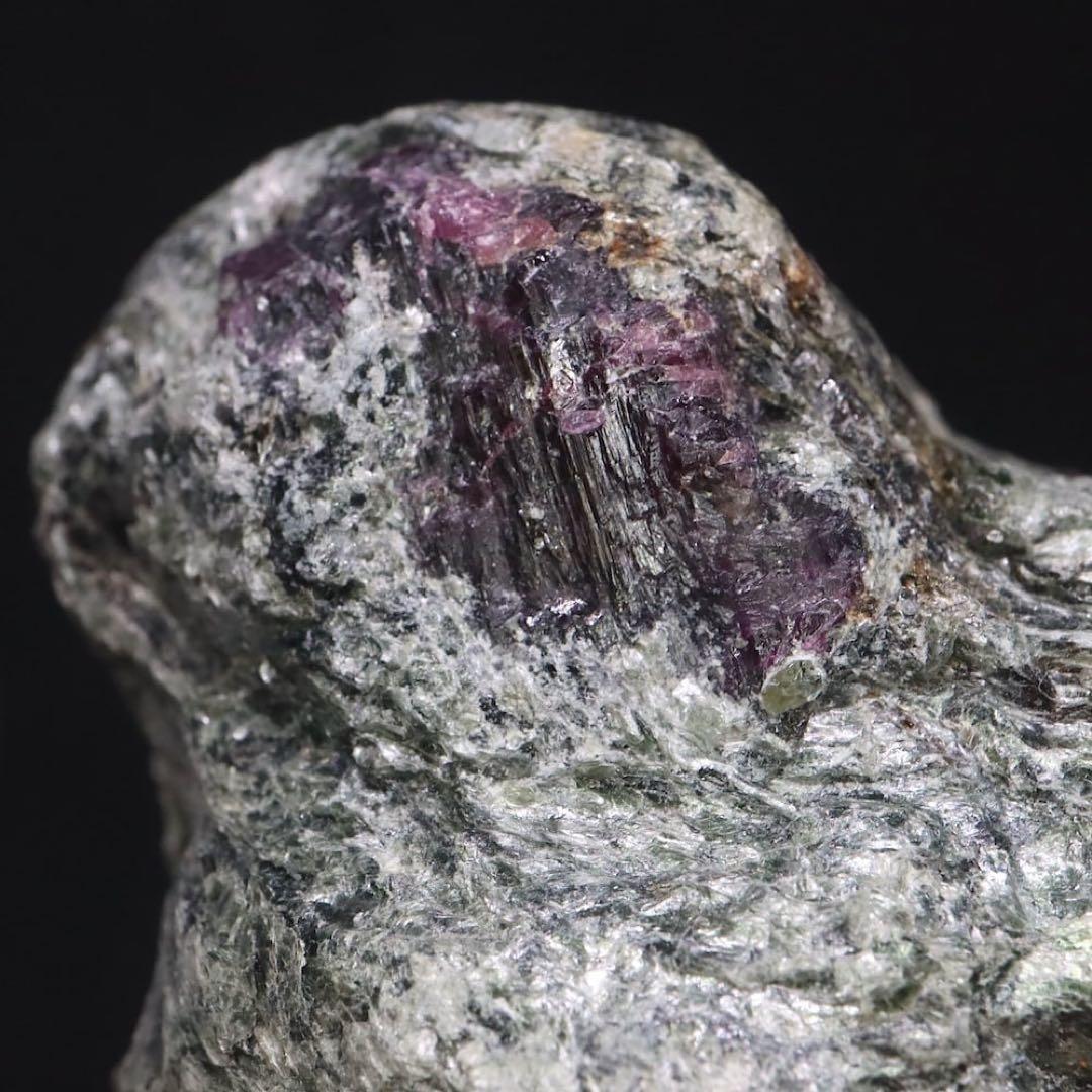 ロードライト パイロープ ガーネット 120.9g GN280 原石　鉱物天然石