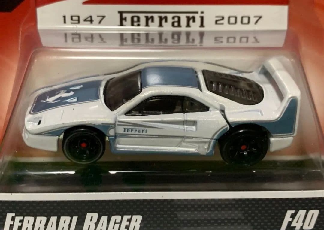 ホットウィール　F40 フェラーリレーサー　白、水色