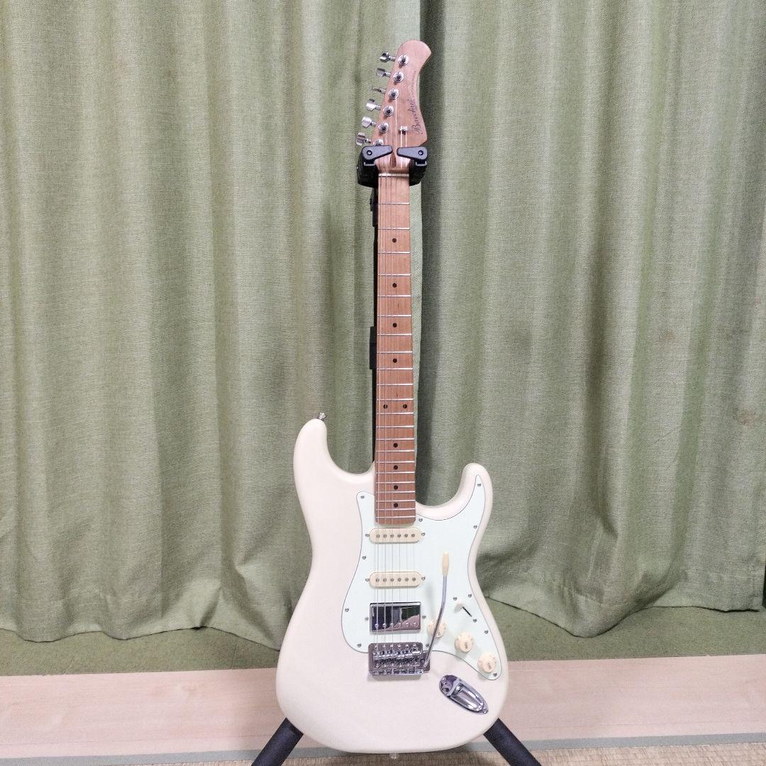 Bacchus Universe Series BST-2 ホワイトエレキギター