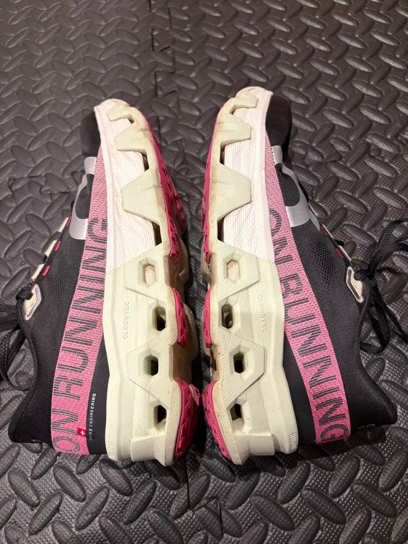 On クラウドモンスターハイパー　25.0cm