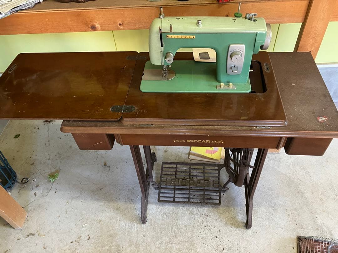 アンティーク　Riccar (リッカー)足踏みミシン