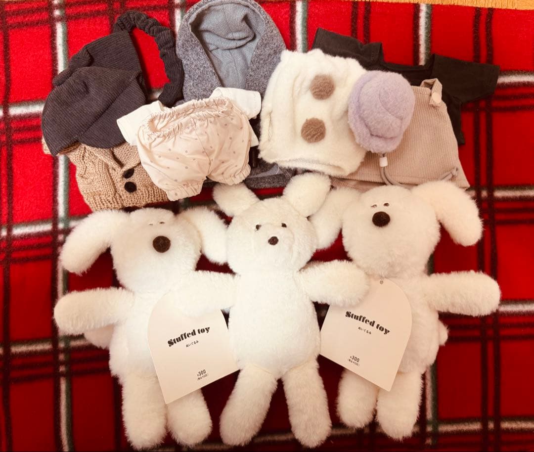 【新品未使用あり】スリコ　ぬいぐるみ　洋服　セット