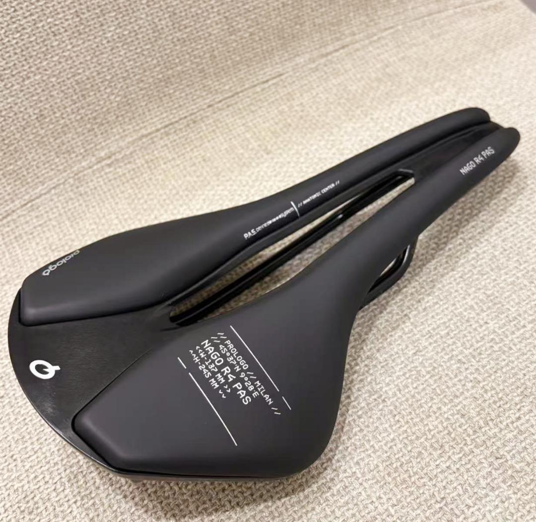 Prologo NAGO R4 PAS サドル