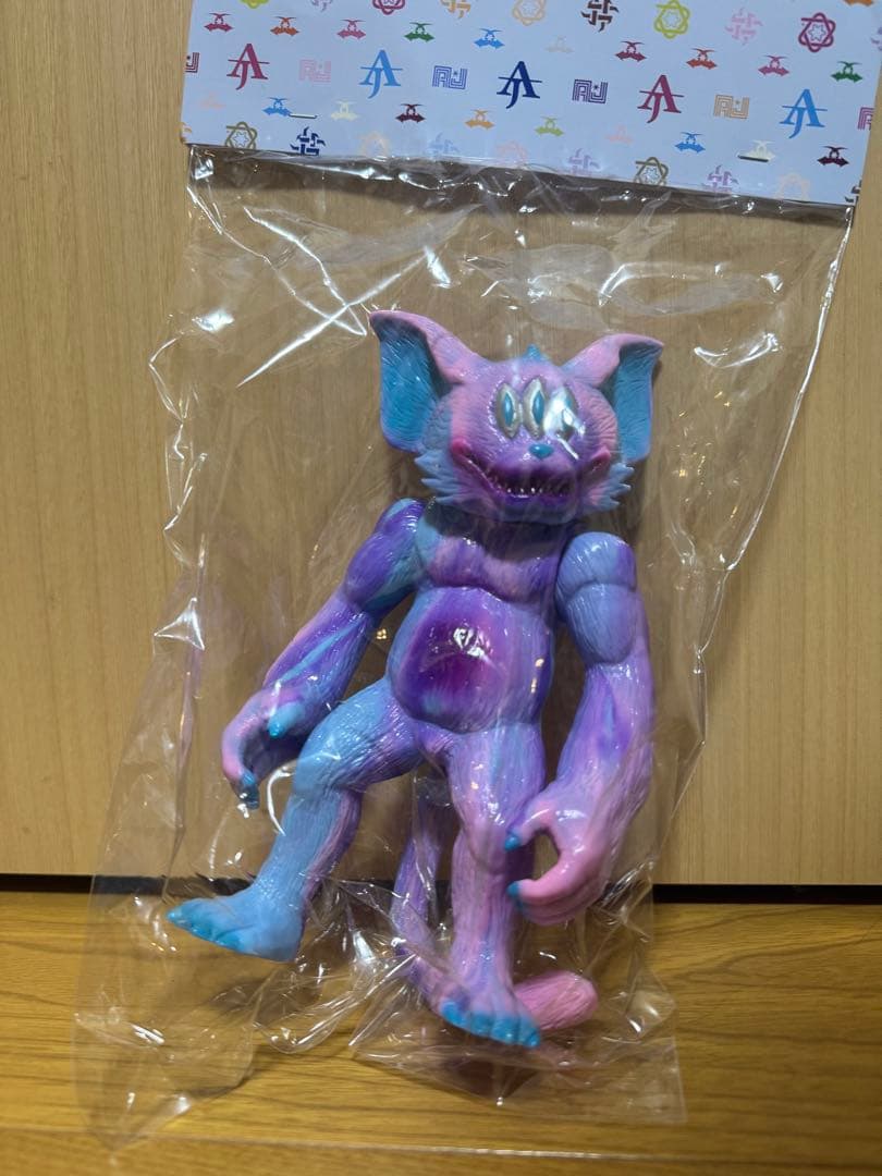 バイオレントキャット　アートジャンキー