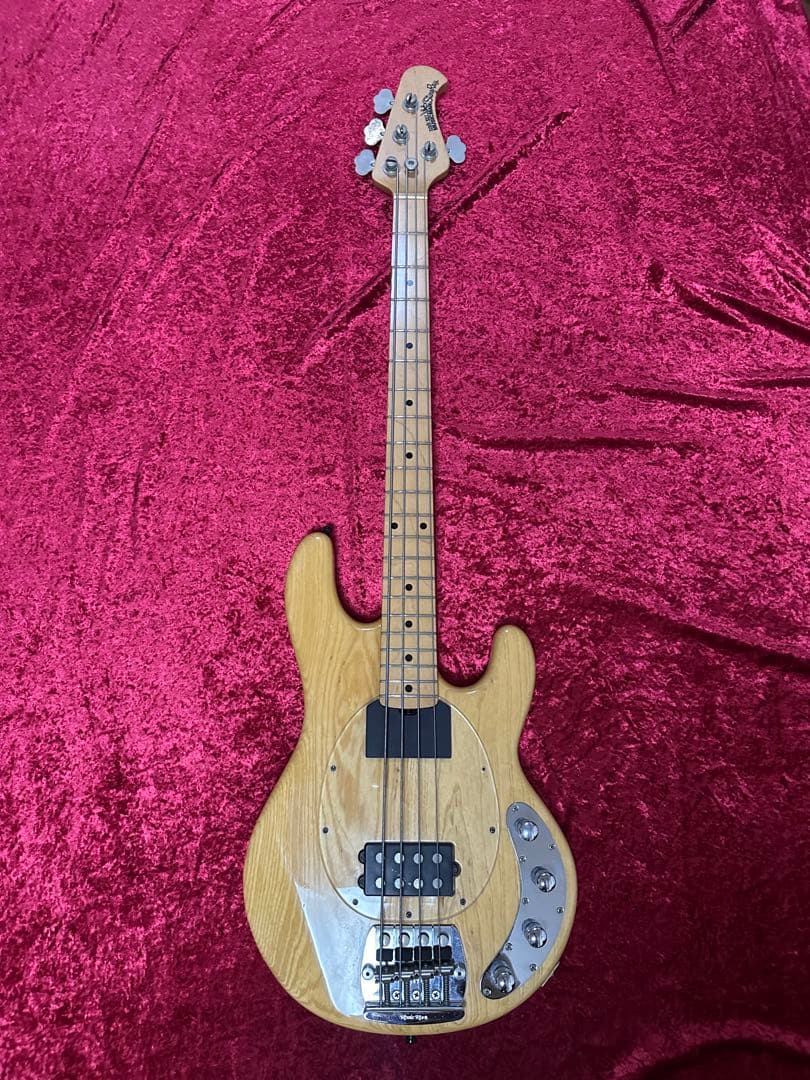 【土日セール中】MusicMan StingRayEX ハードケース＆おまけ付