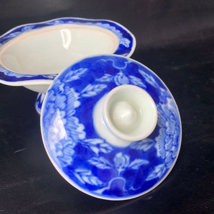 伊万里焼の作家物◼️かなり可愛い波打ったフタ付きの陶器、古美術品、デザート皿？