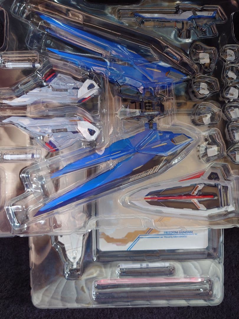 L BUILD　メタルビルド　フリーダムガンダム