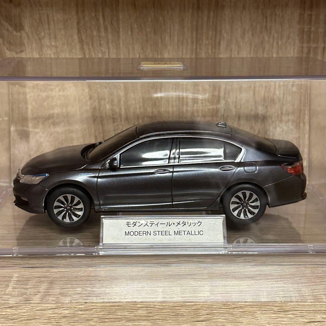 Honda アコードハイブリッド 色見本 1/24スケールモデルカー