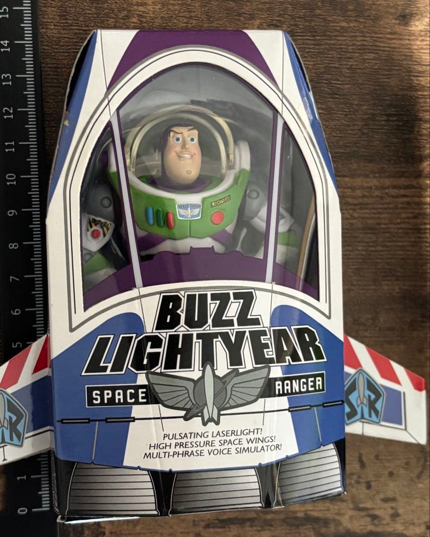 コミコン限定　バス・ライトイヤー　フィギュア