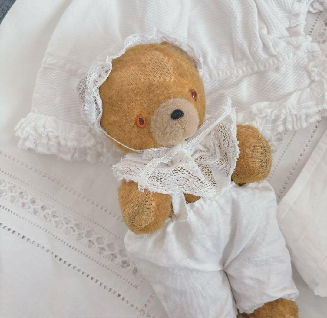 期間限定お洋服付き❤︎ 左　DDRベア　古い子　アンティークベア　ベルリンベア