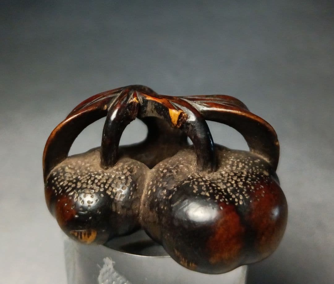 無銘 柘植彫 根付 「柿の実」