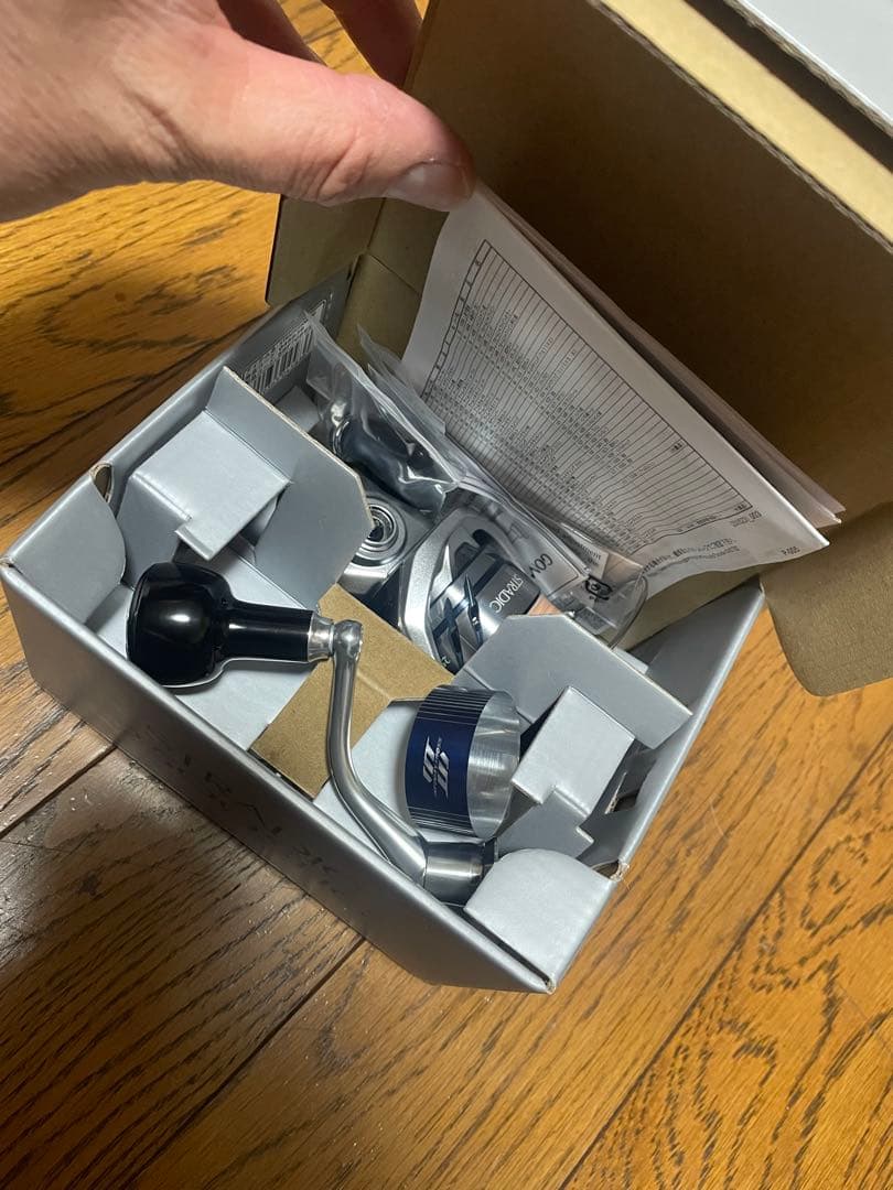 シマノ 23 ストラディック 2500SHG 新品　ゴメクサスノブ　ライン付