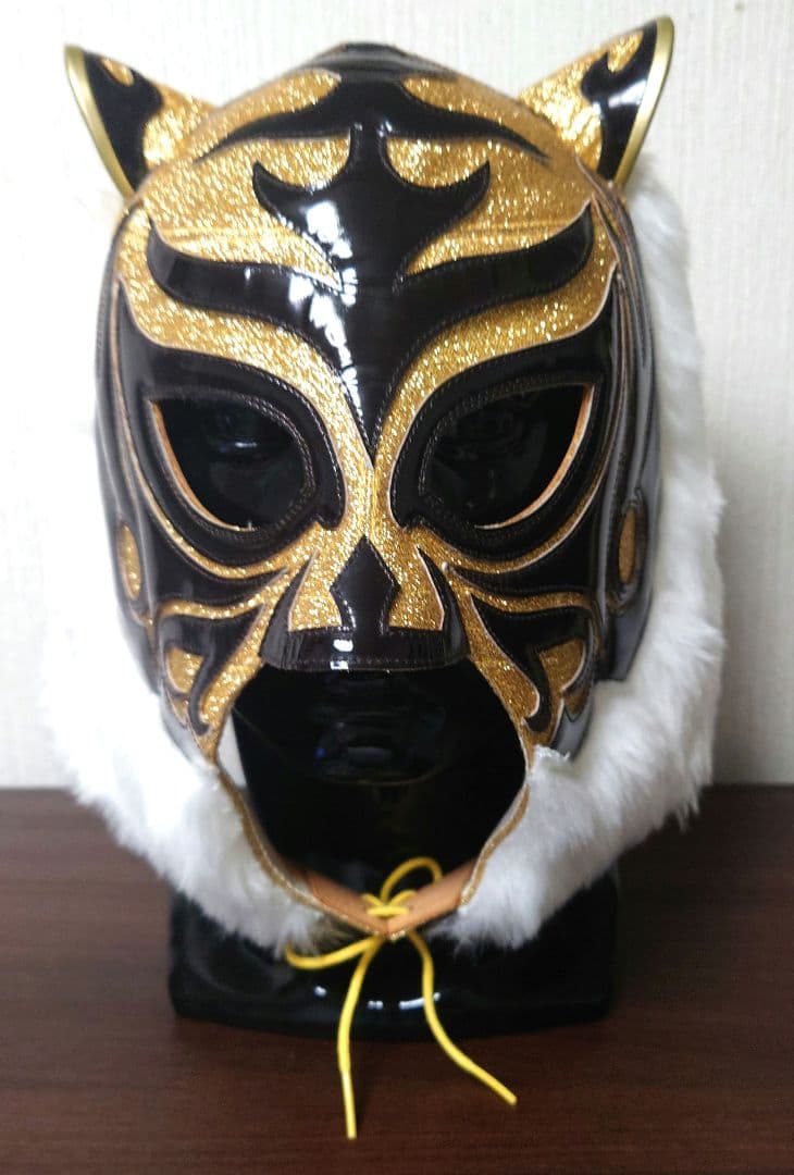 ＹＮ製 ザ・タイガー(初代タイガーマスク)のプロレスマスク 直筆サイン入り