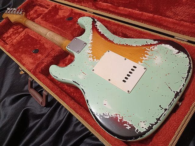 ★SurfGreen Relic Multilayer Stratocaster