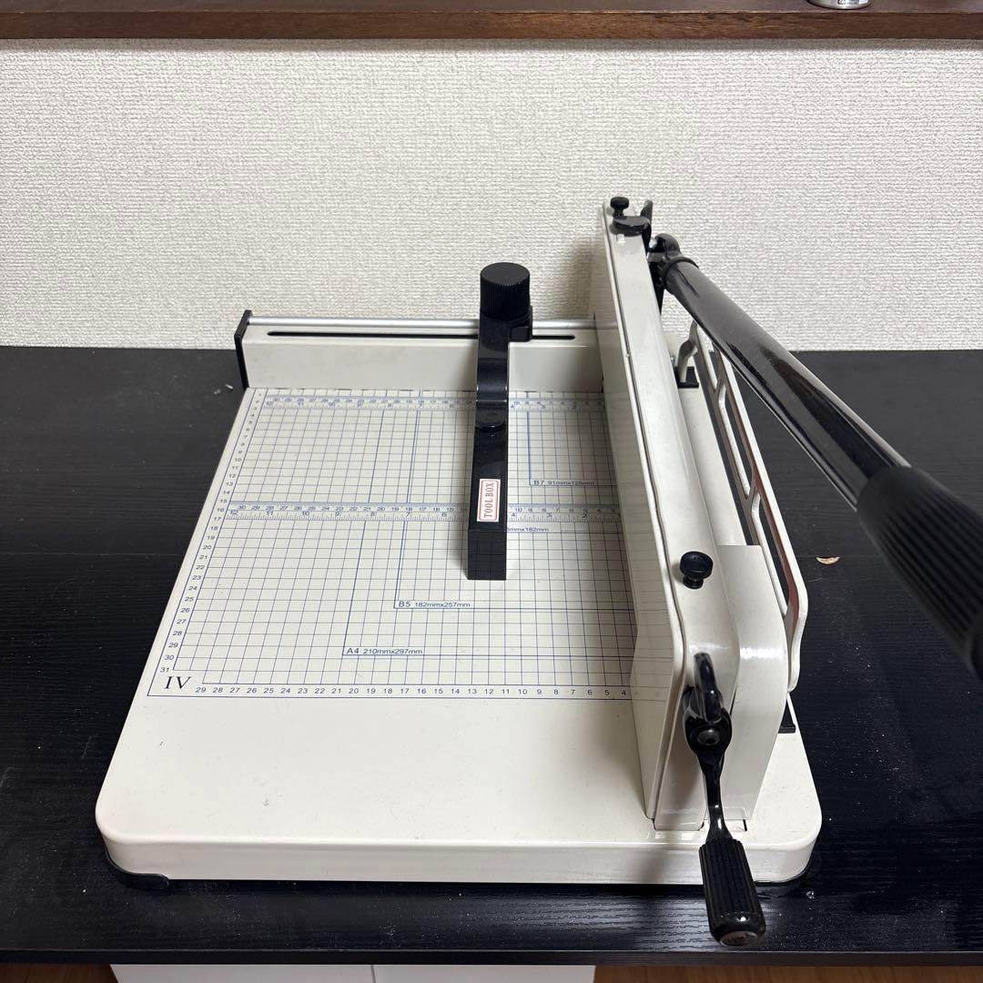 大型裁断機(ペーパーカッター)A4サイズ ダイシン商事 DS-858A4