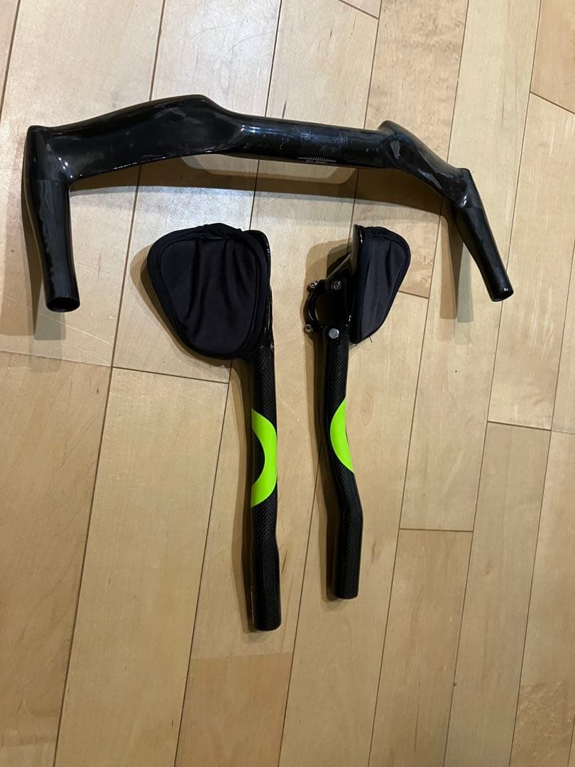 カーボン　エアロ TTタイプブルホーン　レストハンドルバー