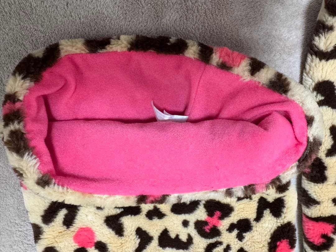 ミニーマウス ヒョウ柄 マフラーキャップ＋レッグウォーマーセット