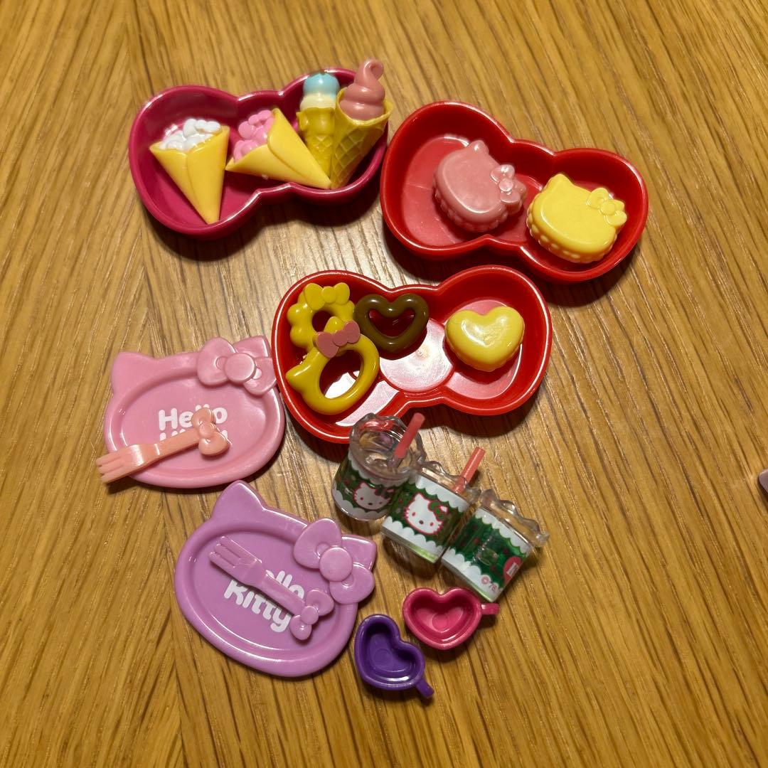 サンリオ　キティ　スイーツパラダイス　ドール　着せ替え　人形　小物　レア