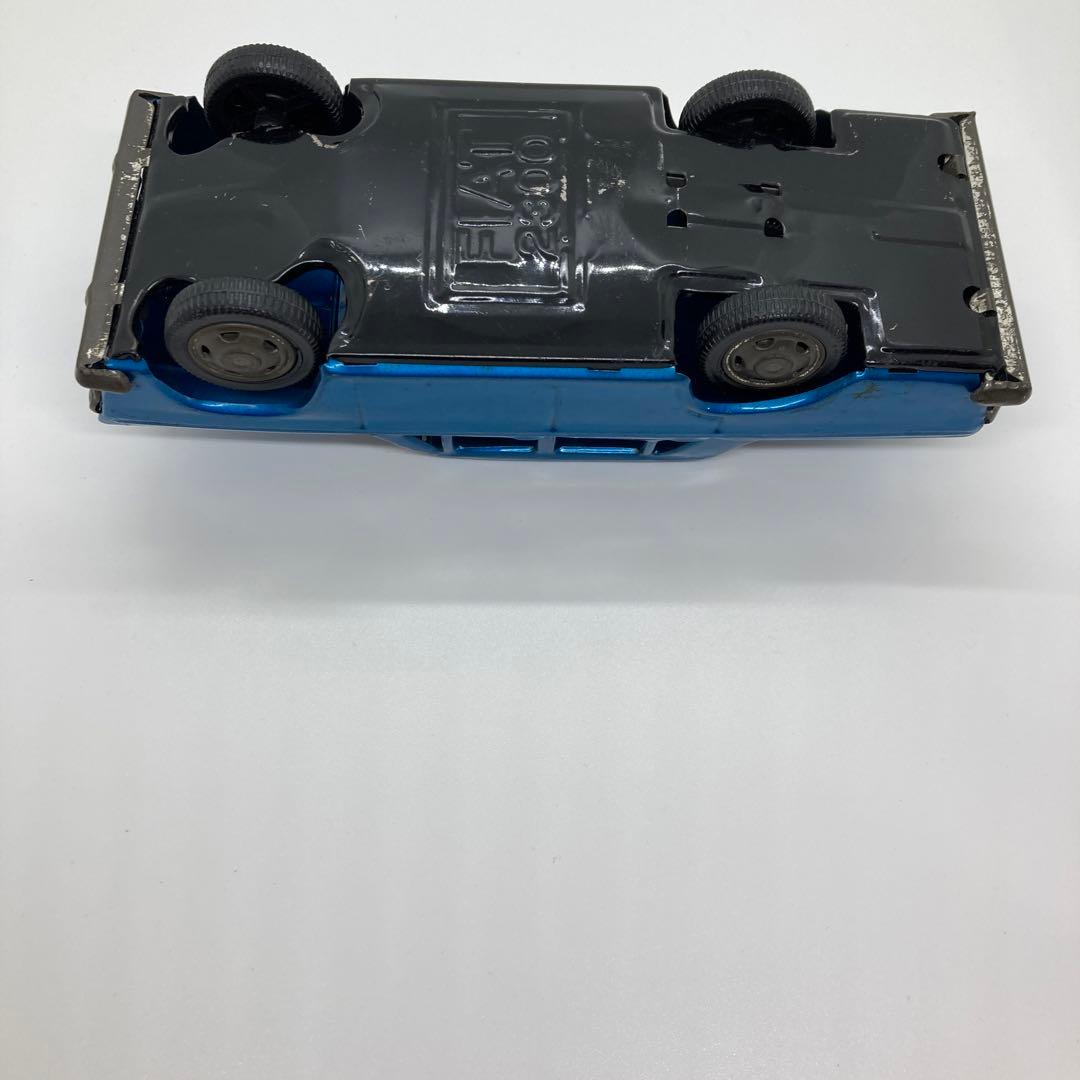 日本製 FIAT フィアット 2300 ブリキ自動車 レトロ