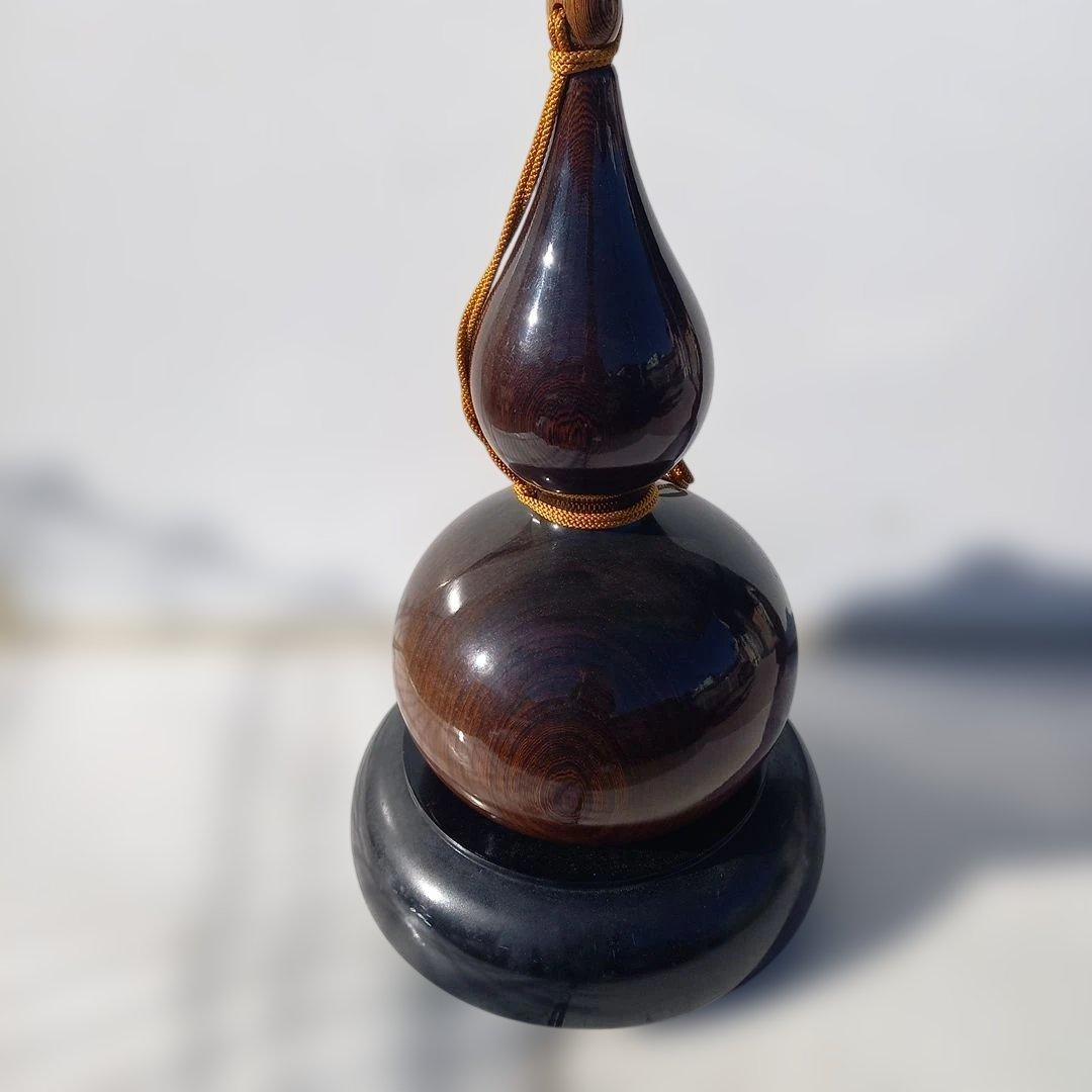 ひょうたん型の紫檀製置物　高さ67cm　16.6kg