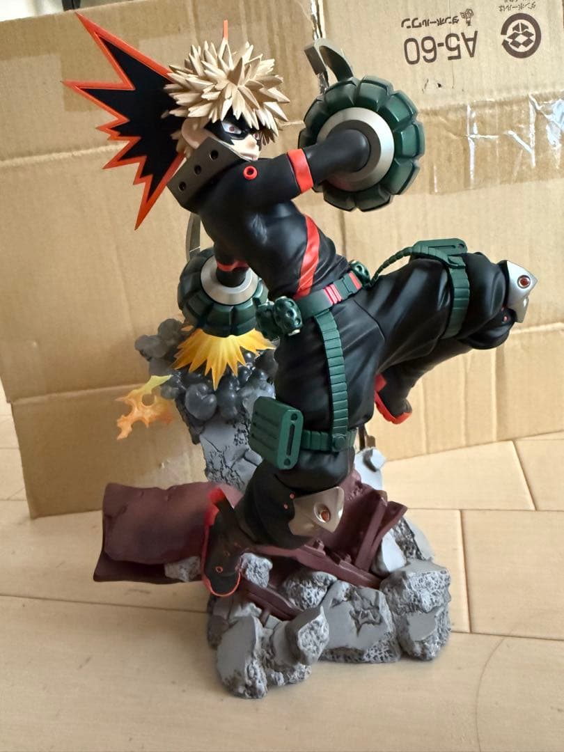 爆豪勝己 コトブキヤ フィギュア オールマイト銅像おまけ付き