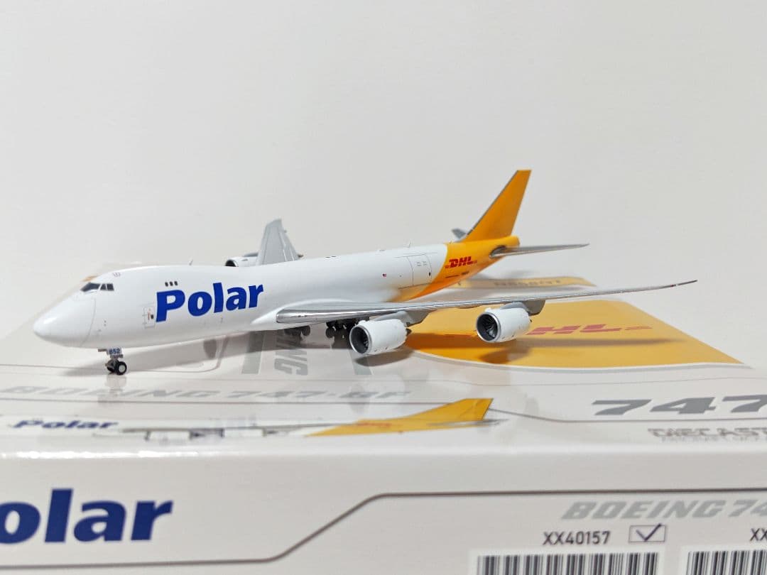 飛行機模型1/400ダイキャスト ポーラーDHL塗装747-8F N858GT