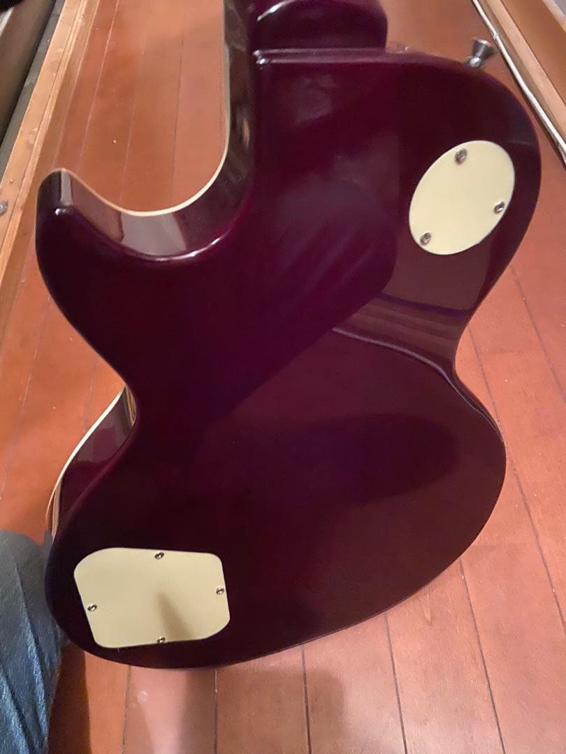 ギブソンコピー　チブソンレスポールスラッシュモデル、ペグアリア交換済み